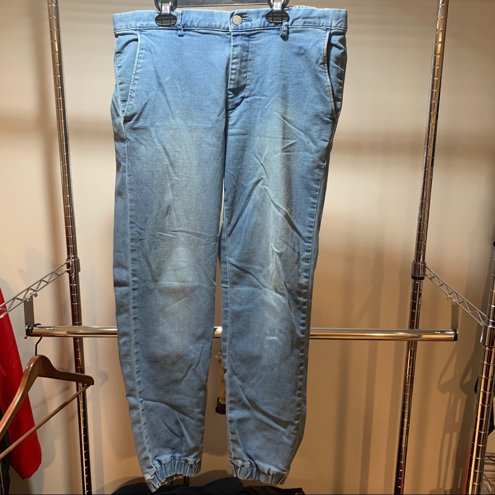 Uniqlo Light Wash Stretchy Denim Joggers
